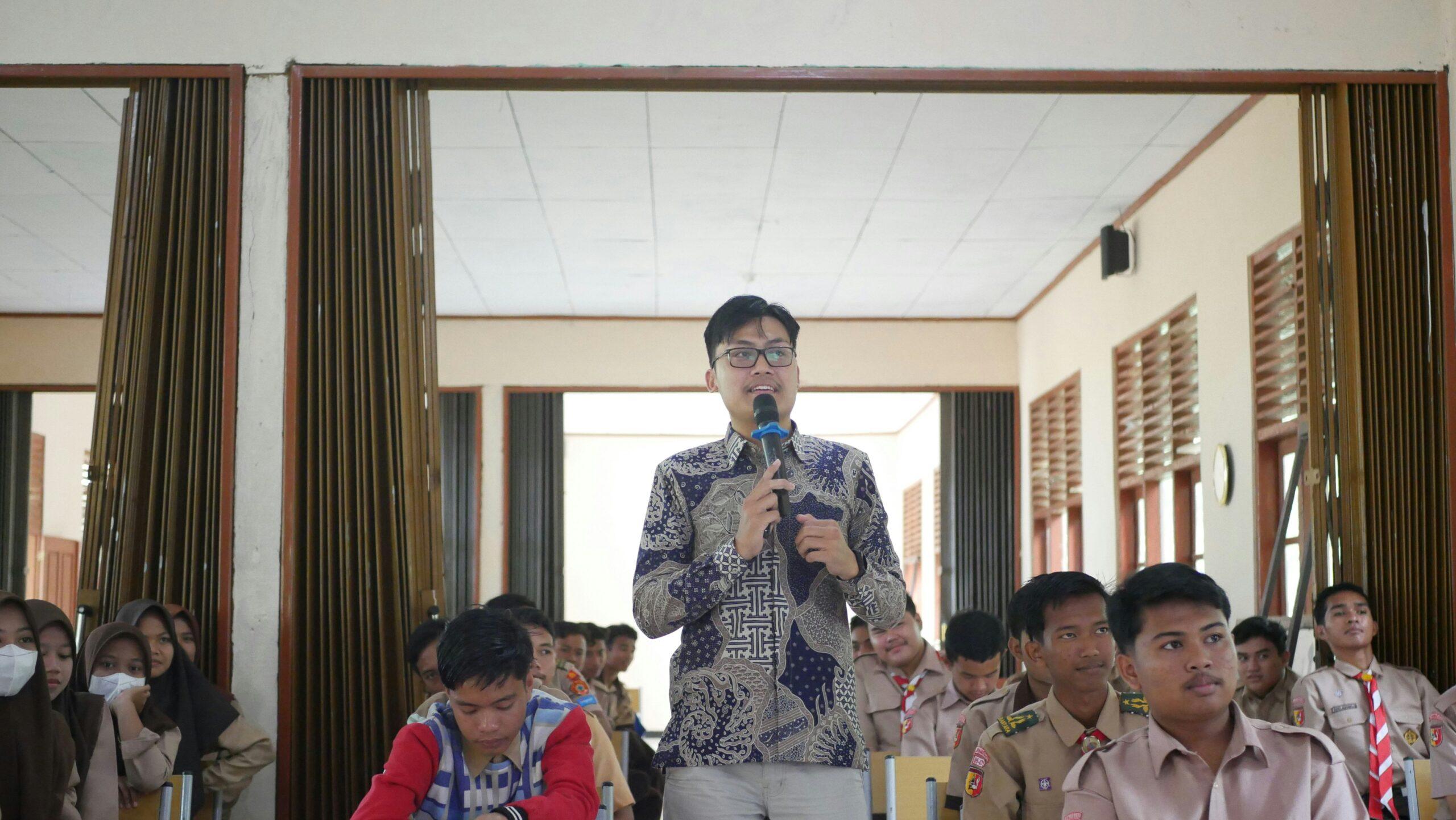 Illustration showing people engaging in a lively Q&A session