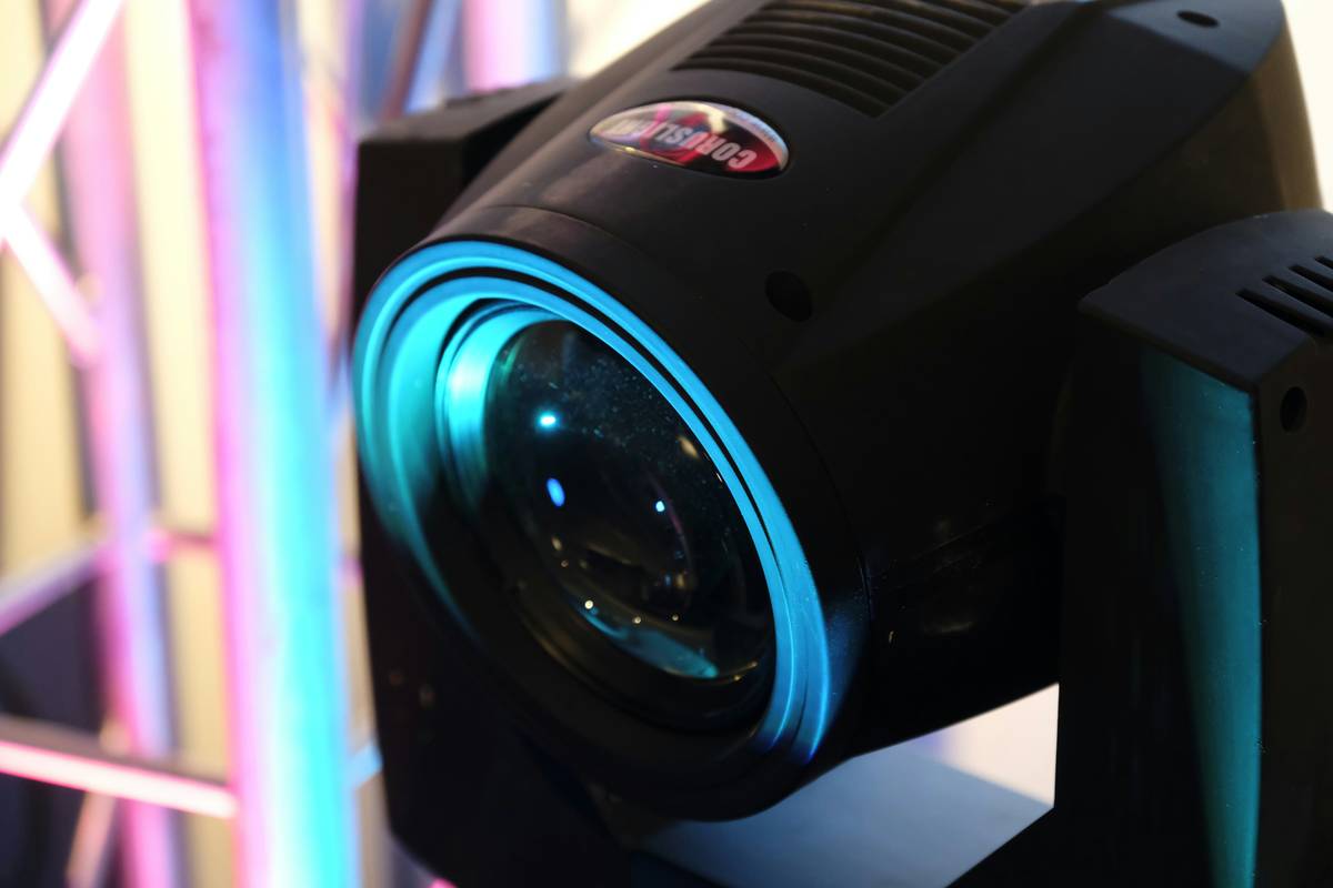 Infographic showing 60% of viewers drop out due to poor streaming quality