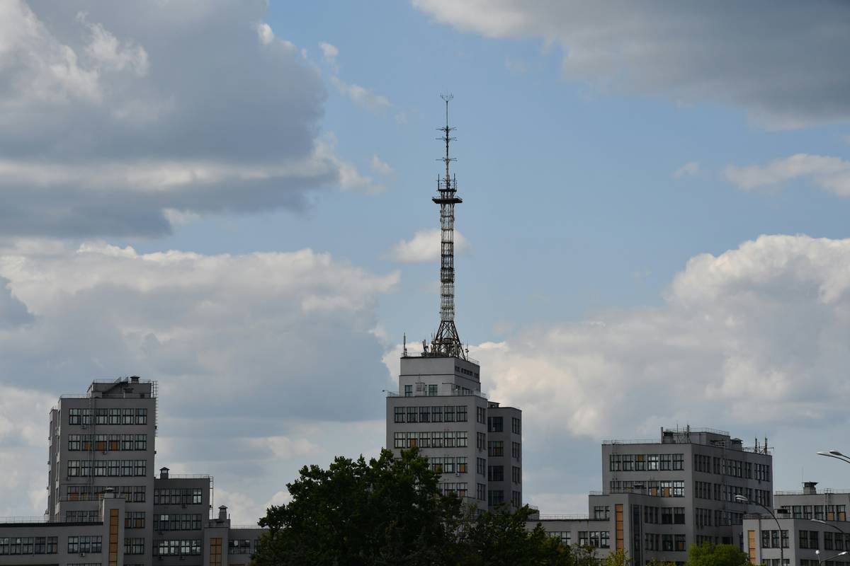 Chart showing average growth rates for multi-platform streamers vs single-platform streamers