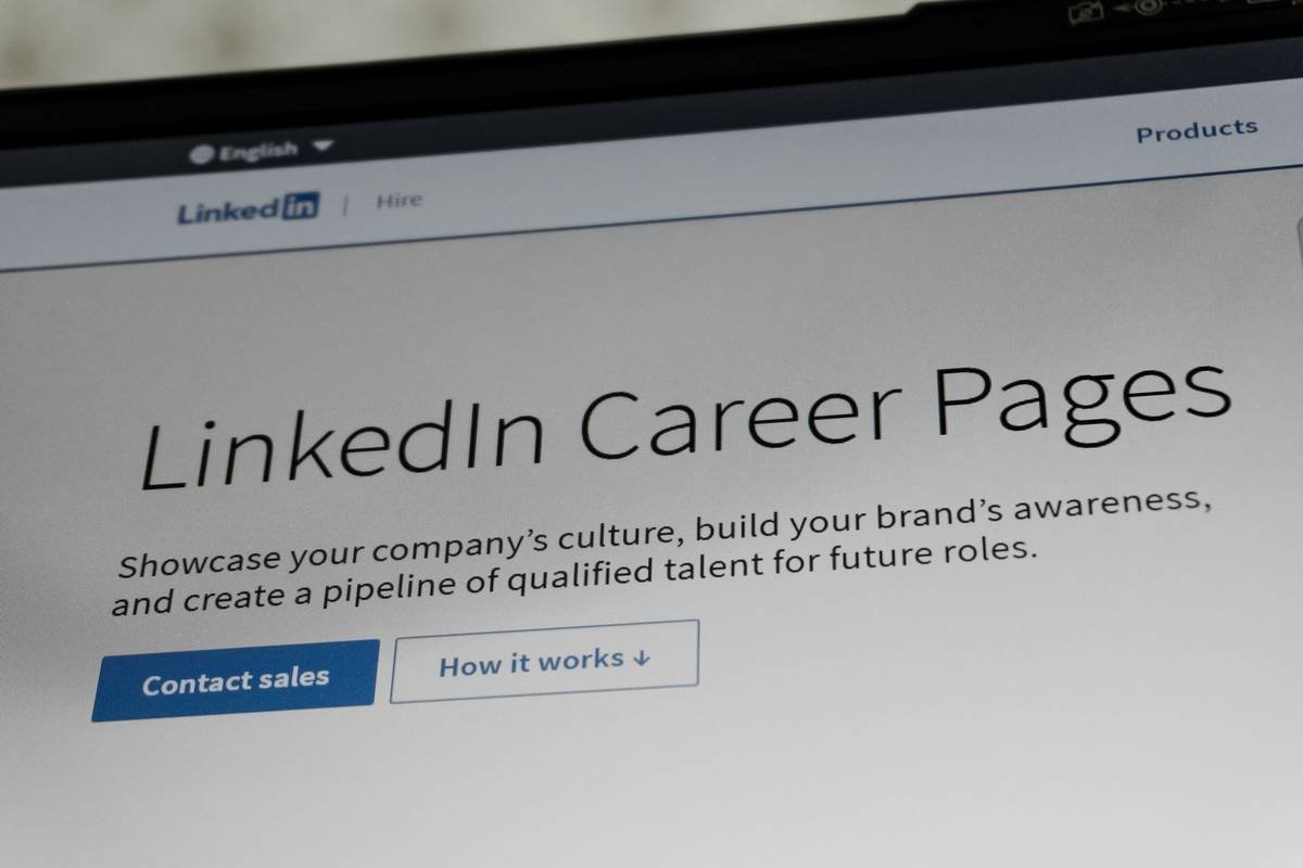 Haiku about the importance of daily care for streaming, with a Tamagotchi reference