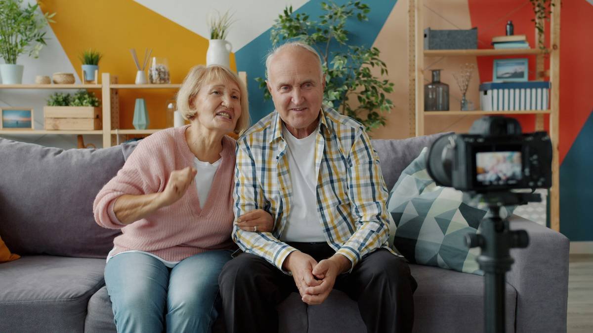 Bar chart showing correlation between chat message frequency and viewer retention on Twitch and YouTube Live in 2024