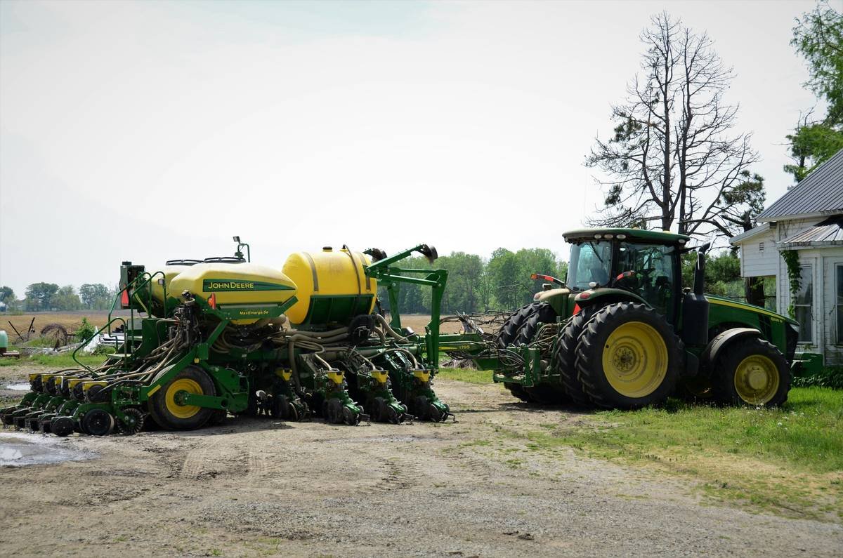 Bar chart showing viewer drop-off rates: 68% leave due to poor audio vs. 41% due to poor video (Twitch 2023 data)