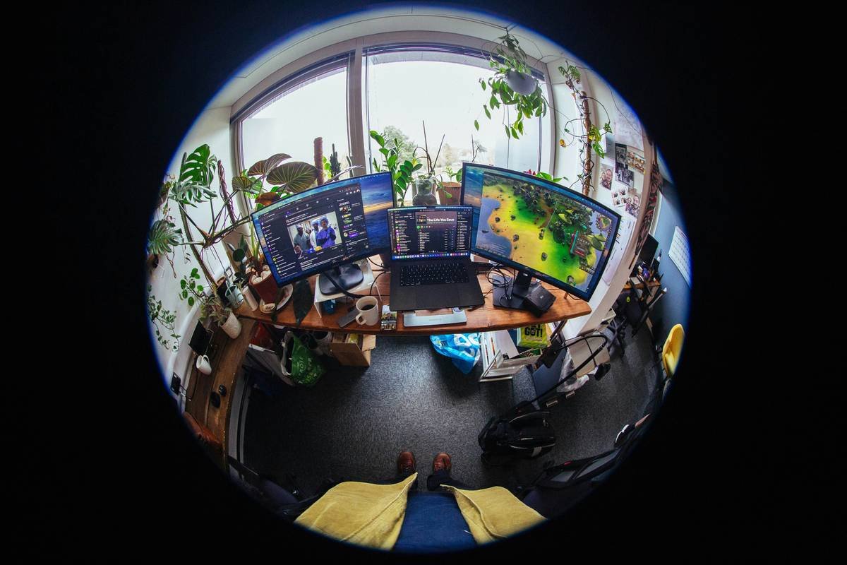 Before/after analytics graph showing viewer retention curve improving from 41% to 78% at 10-minute mark after streaming tech quality fixes