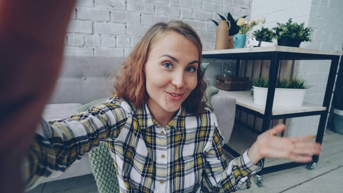 Before-and-after chart showing viewer retention at 10-minute mark rising from 28% to 63% after implementing engagement windows