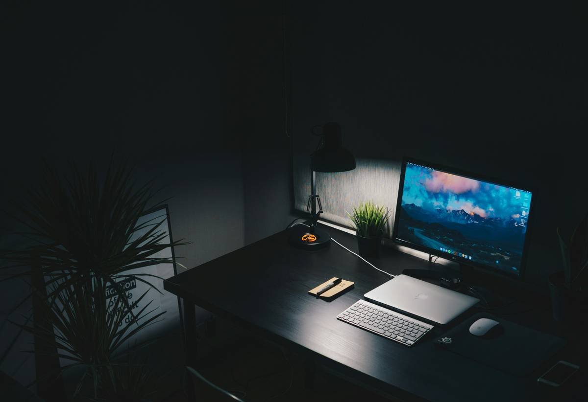 Why Your Streaming Setup Sucks (And How a Proper Monitor Review Can Fix It)